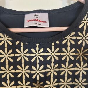 Hanna Andersson Navy and Cream Floral Short Sleeve Top